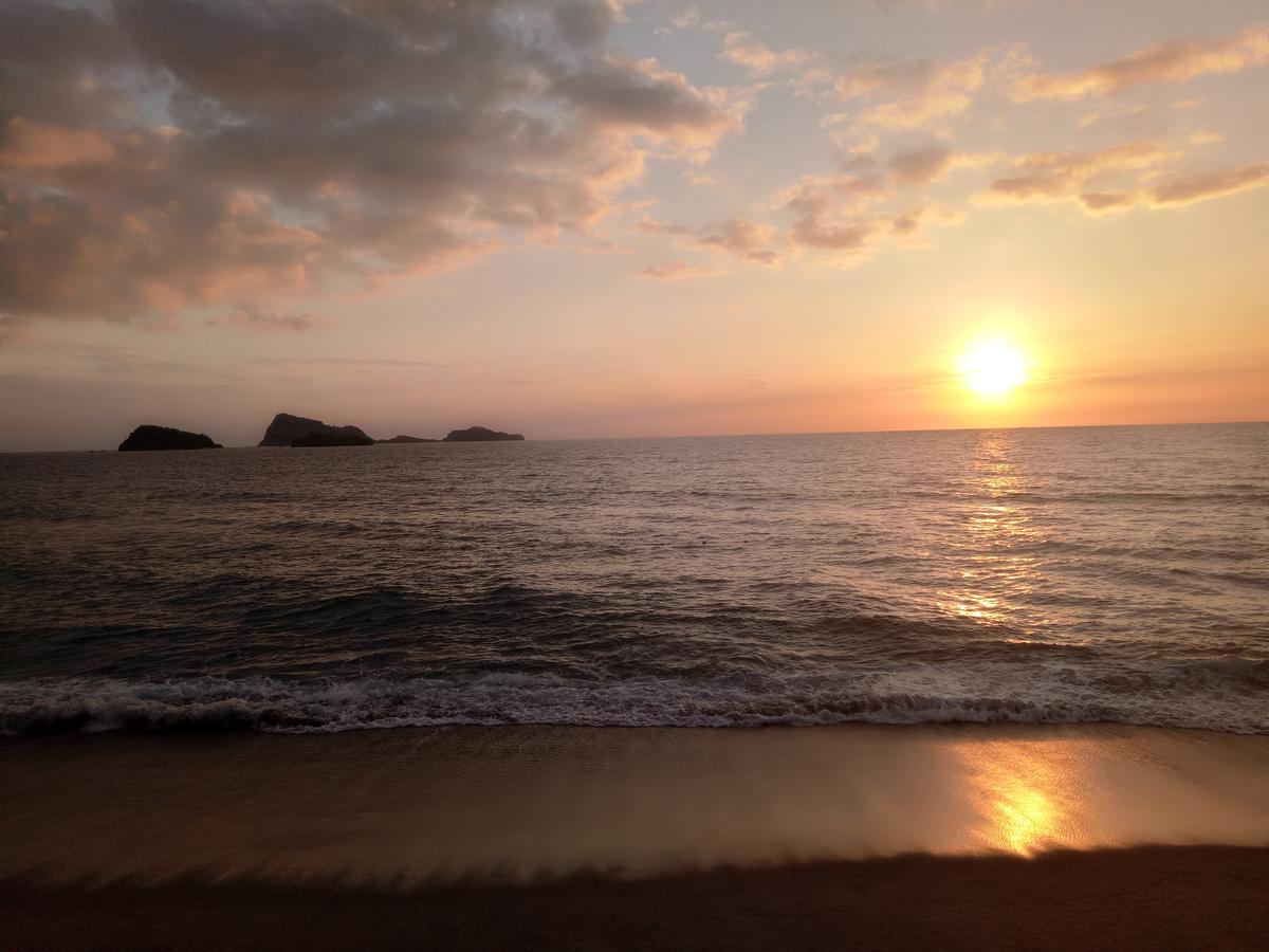 Prince Ludwig Beach Resort San Antonio  Esterno foto